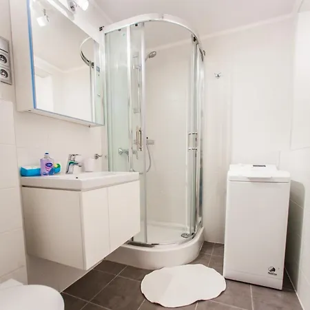 Apartment Zelazna Warsaw