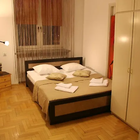 Zelazna Apartment *