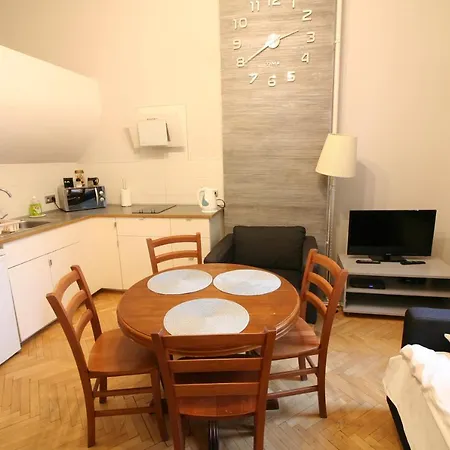 Zelazna Apartment *